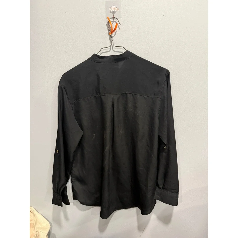 Michael Kors Black V-Neck Roll‎ Tab Sleeve Blouse Gold Zip Pockets Size 10